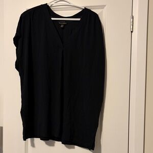 Banana Republic Black V-Neck Short Sleeve Tunic